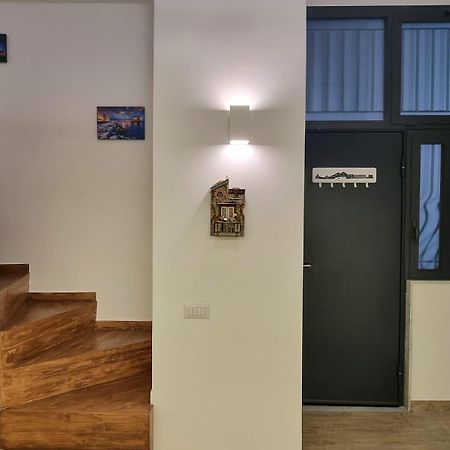 Casa Comoda E Centrale In Quartiere Storico Di Napoli Luaran gambar