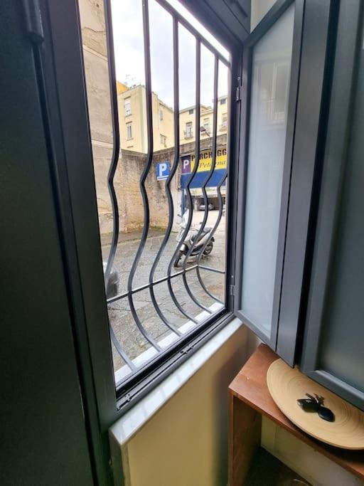 Casa Comoda E Centrale In Quartiere Storico Di Napoli Luaran gambar
