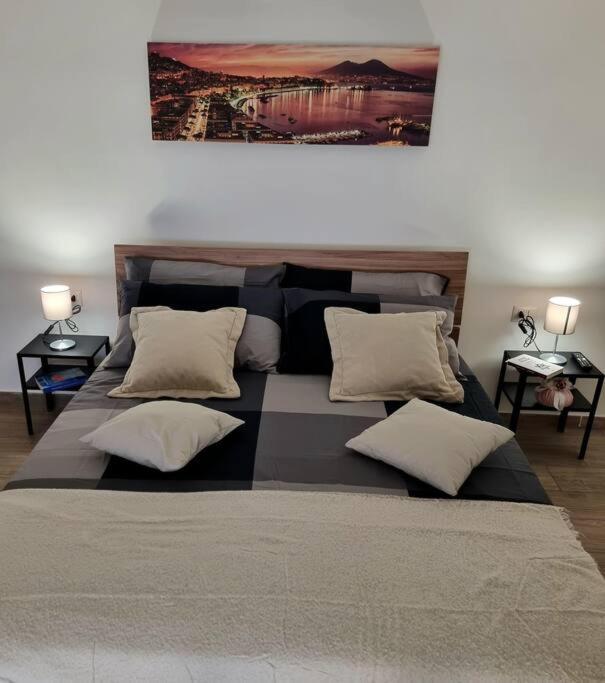 Casa Comoda E Centrale In Quartiere Storico Di Napoli Luaran gambar