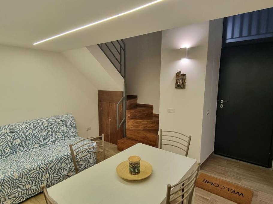 Casa Comoda E Centrale In Quartiere Storico Di Napoli Luaran gambar