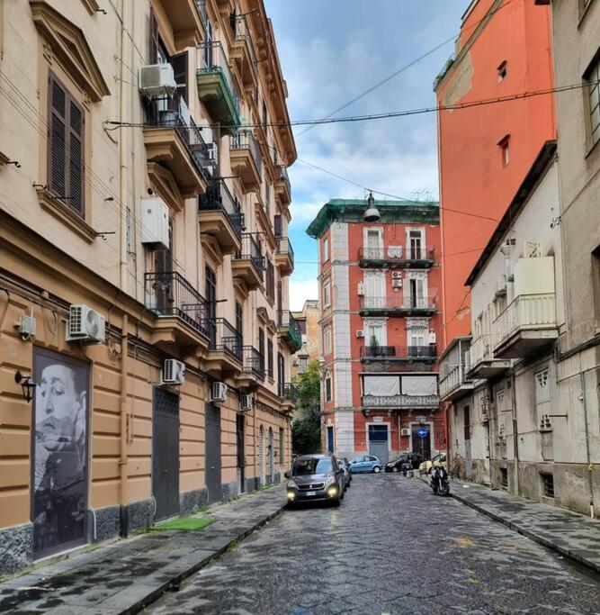 Casa Comoda E Centrale In Quartiere Storico Di Napoli Luaran gambar