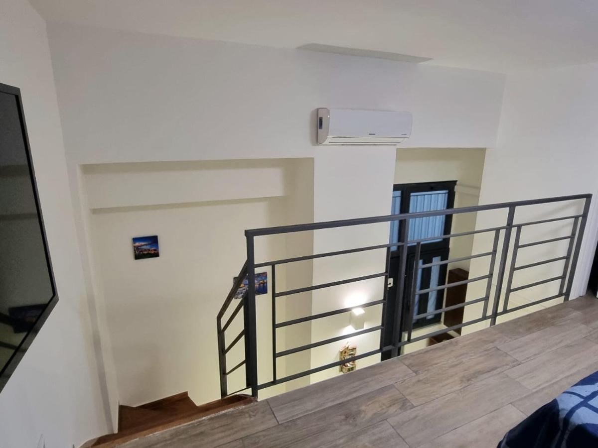 Casa Comoda E Centrale In Quartiere Storico Di Napoli Luaran gambar