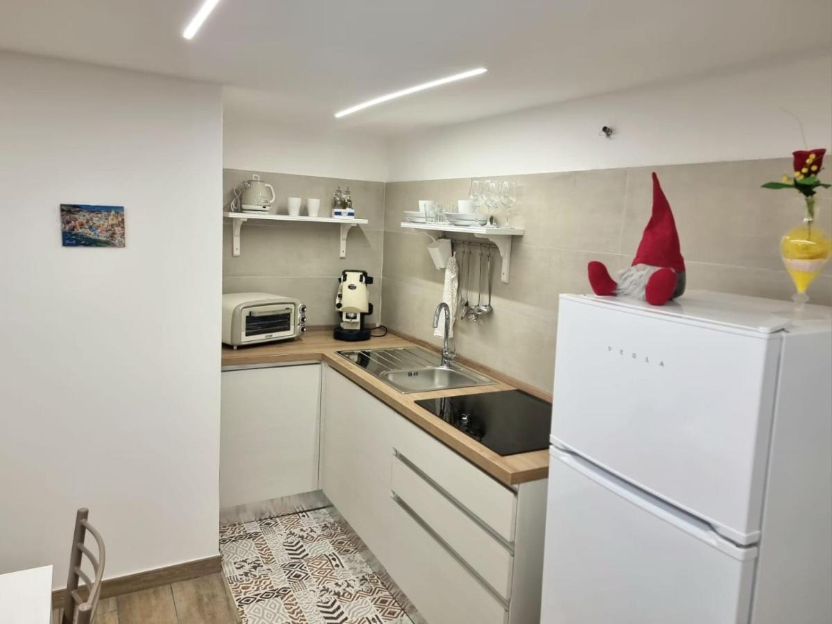 Casa Comoda E Centrale In Quartiere Storico Di Napoli Luaran gambar